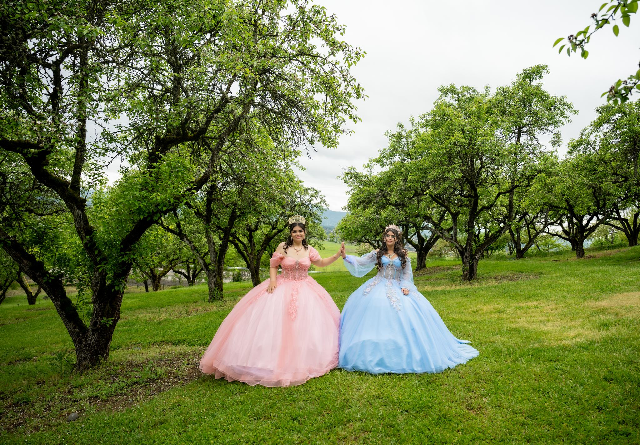 Sisterhood & Tradition: A Pre-Quinceañera Session in Southern Oregon